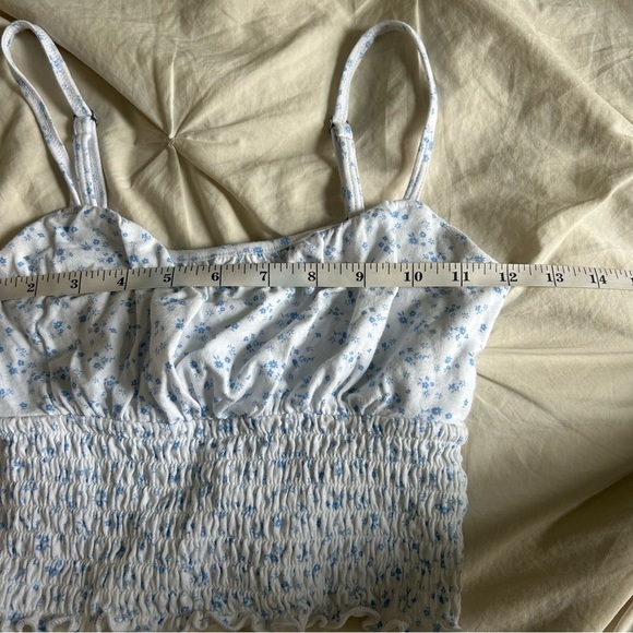 Womens Hollister Floral Blue Smocked XS Crop Top - Picture 4 of 7